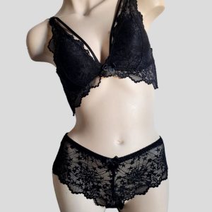 Ensemble soutien-gorge avec culotte.