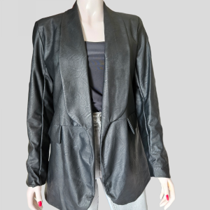 Blazer en simili cuir.