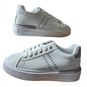 Baskets simili contrefort argenté.