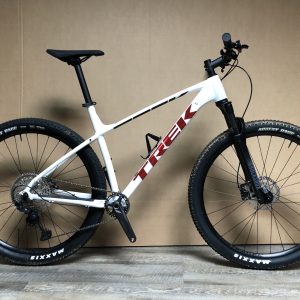 TREK X-CALIBER 8 CRYSTAL WHITE 2022 XL ( OCCASION )