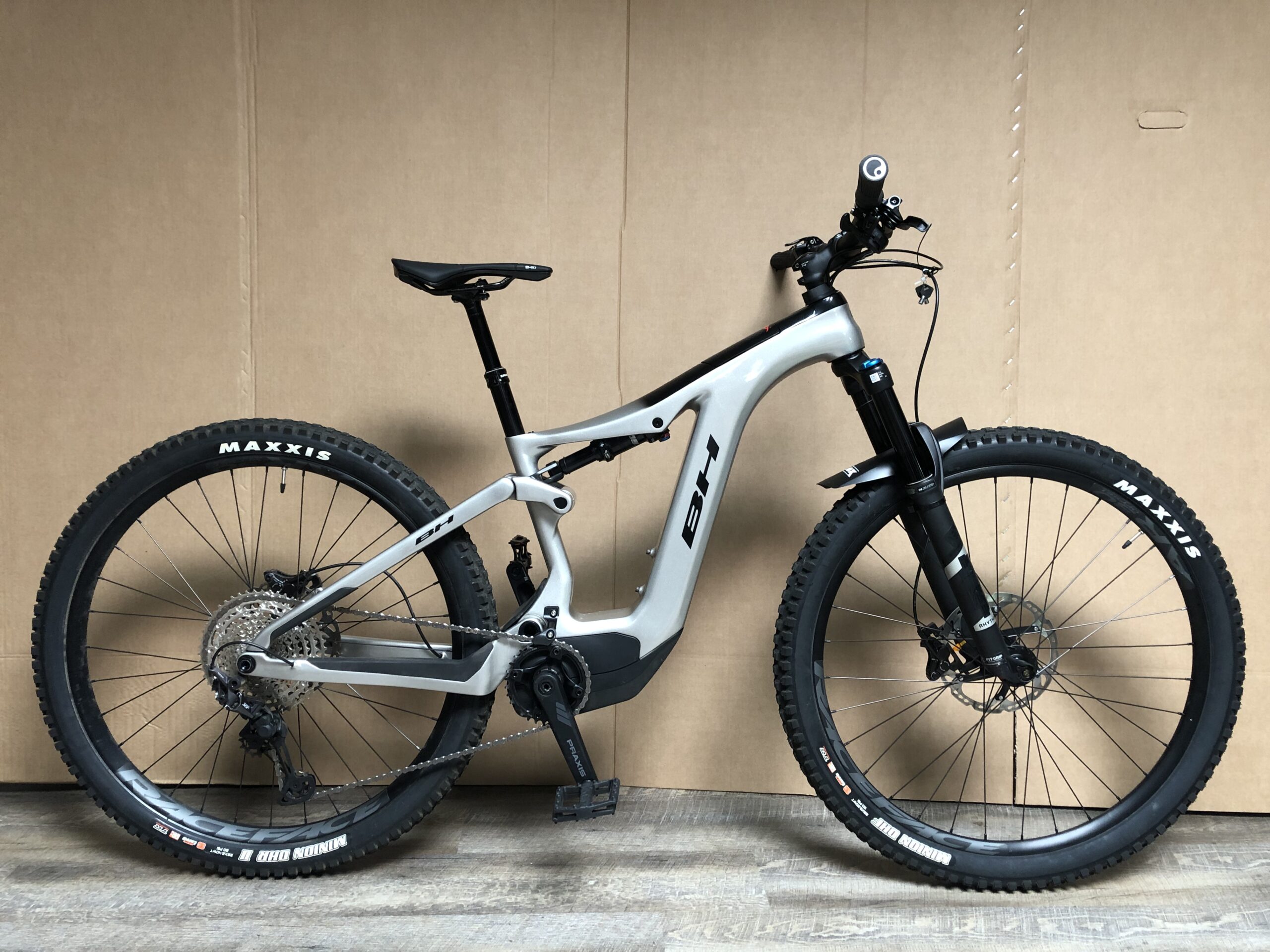 BH ATOM LYNX CARBON PRO 8.7 S ( OCCASION )